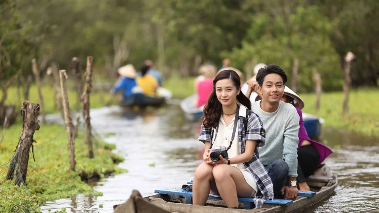 Cho EM gần ANH thêm chút nữa