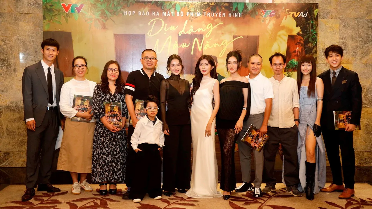 Dịu Dàng Màu Nắng