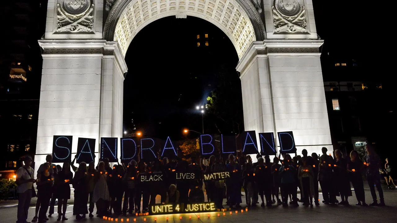 Mãi Nhắc Tên Cô: Cuộc Đời Và Cái Chết Của Sandra Bland