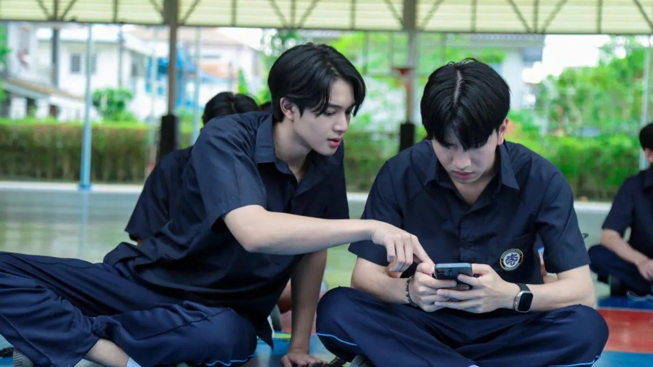 MuTeLuv: Xin Chào Thầy Bói