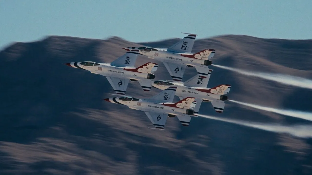 Thunderbirds: Phi Đội Tinh Nhuệ Của Không Lực Mỹ